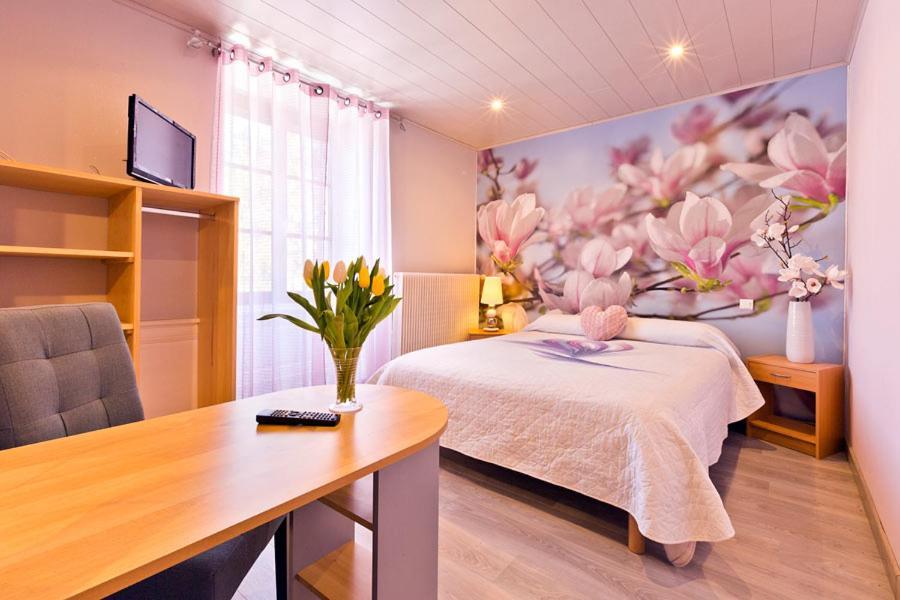 Bed and Breakfast Le P'Tit Bonheur Chilly-sur-Salins Екстер'єр фото