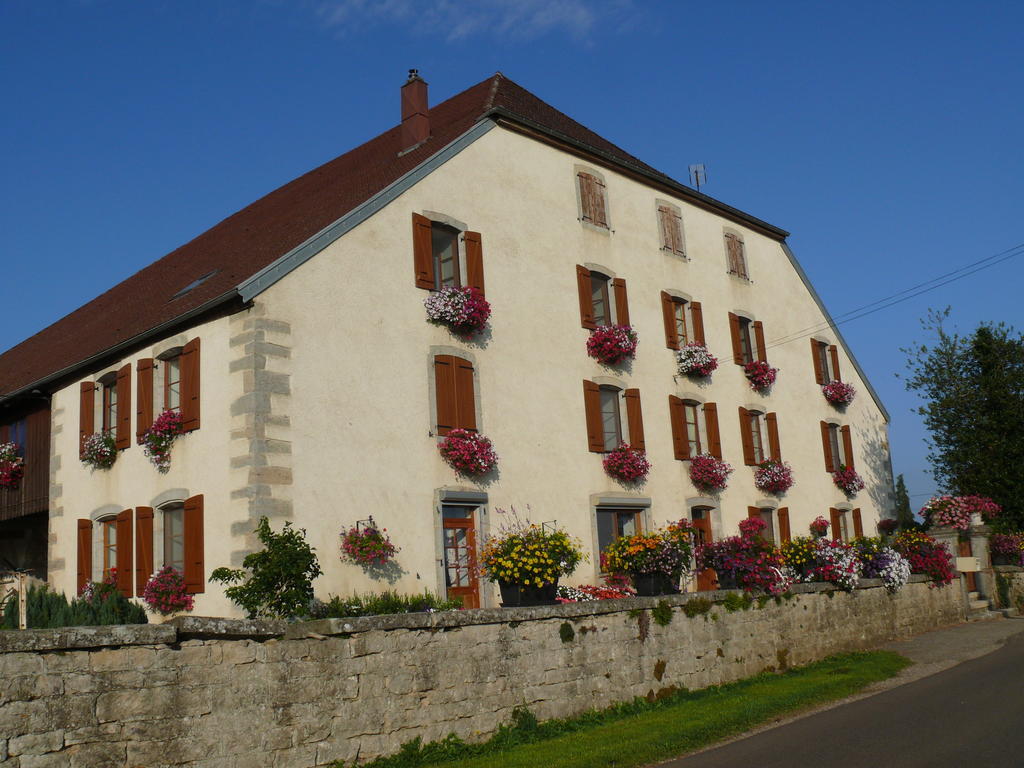 Bed and Breakfast Le P'Tit Bonheur Chilly-sur-Salins Екстер'єр фото